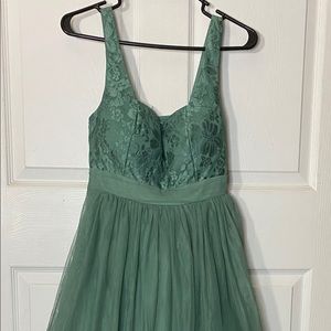 Green sleeveless dress